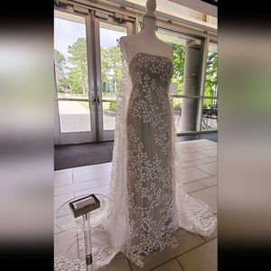 Bridal lace leaf cape